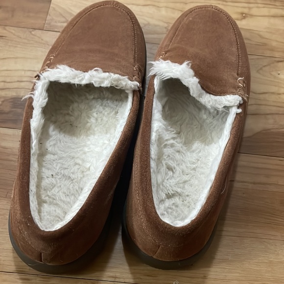 Brown slippers - Picture 2 of 4